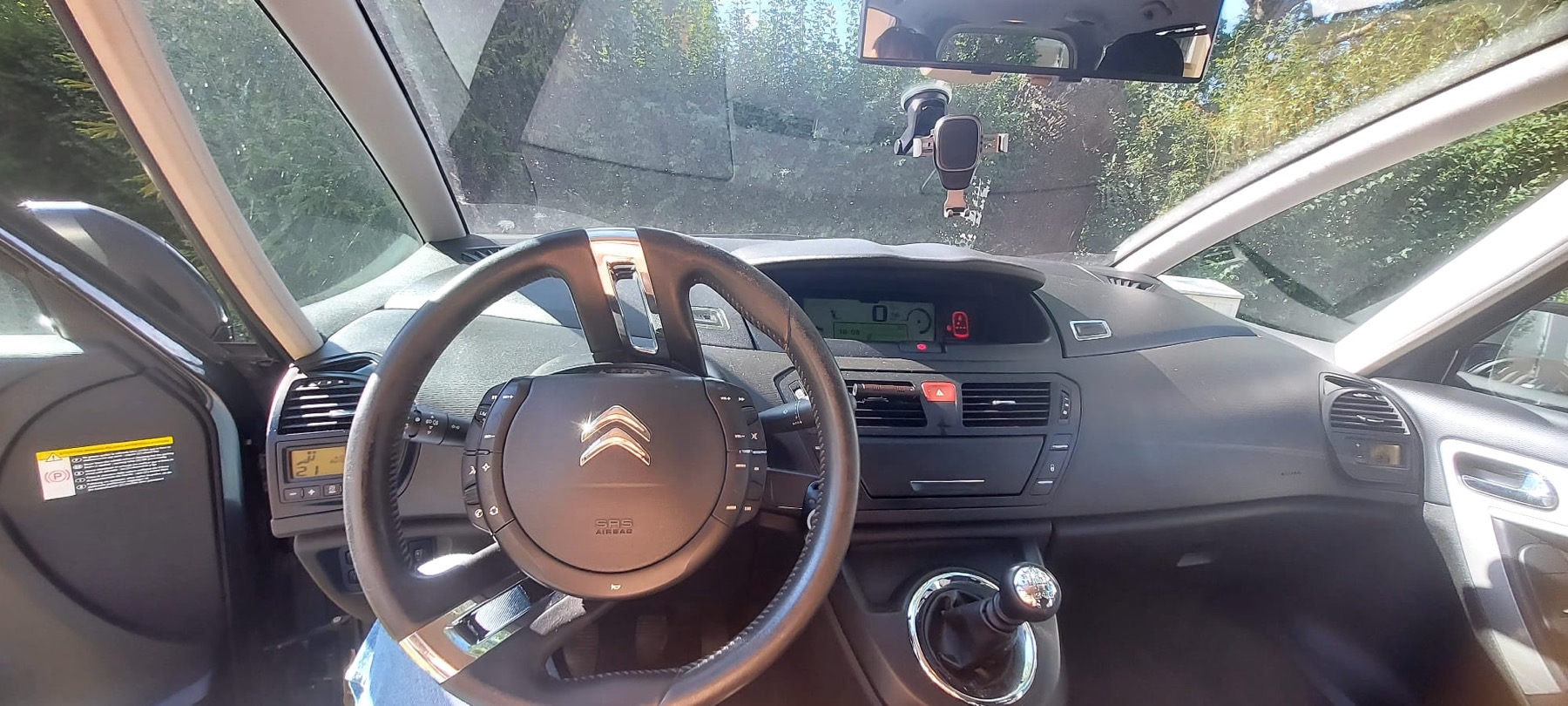Dashboard and steering wheel