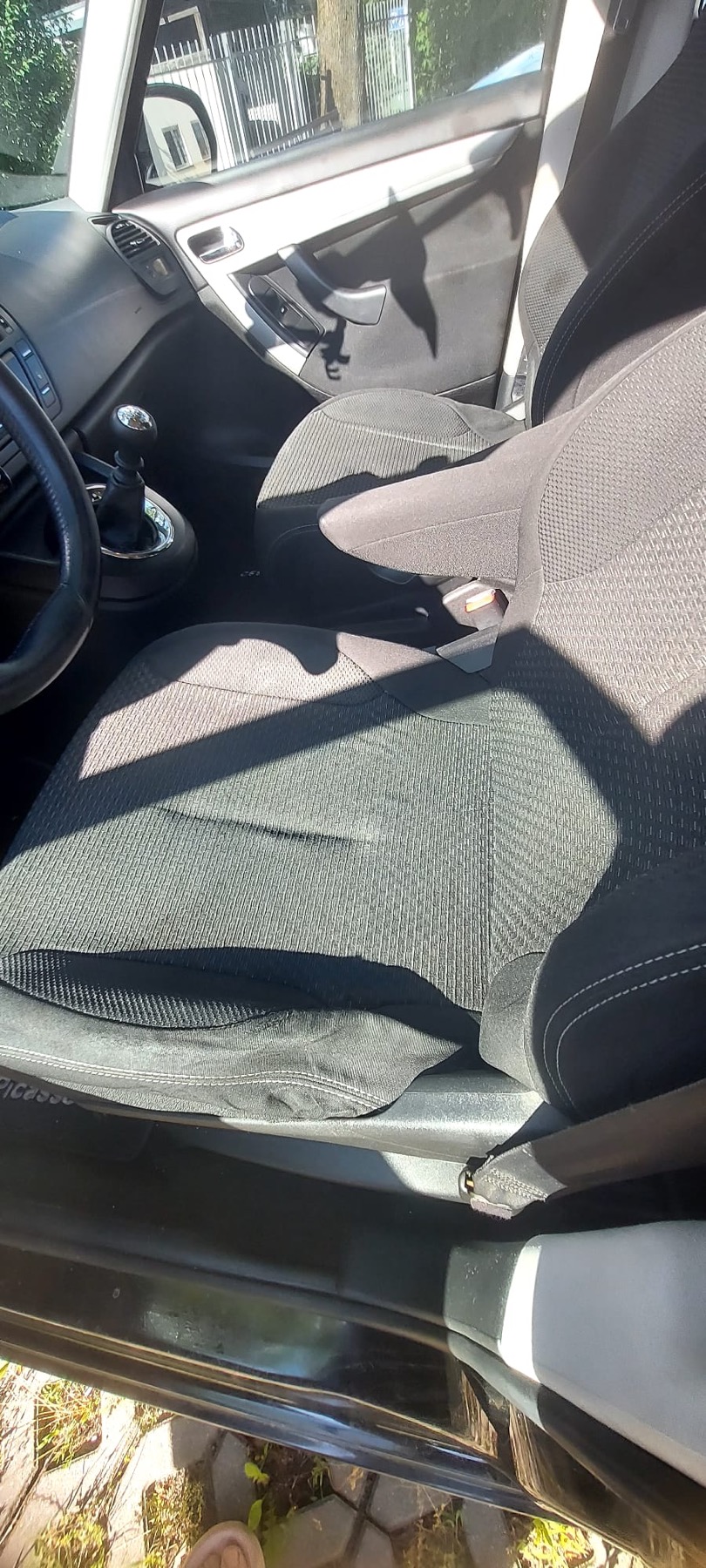 Front passenger seat