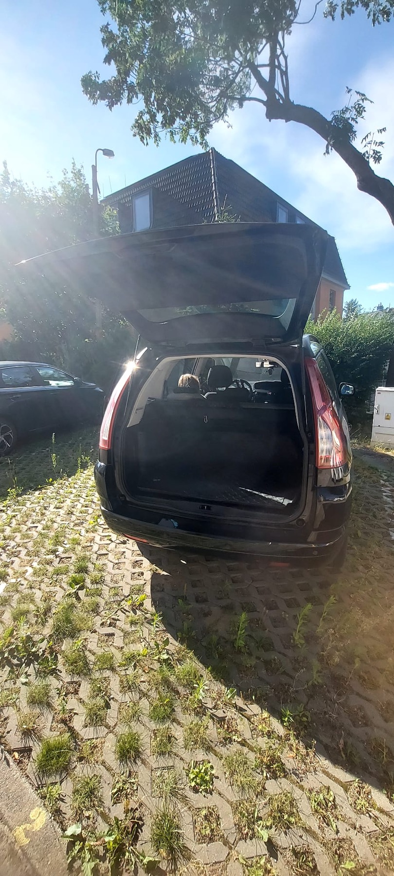 Open boot