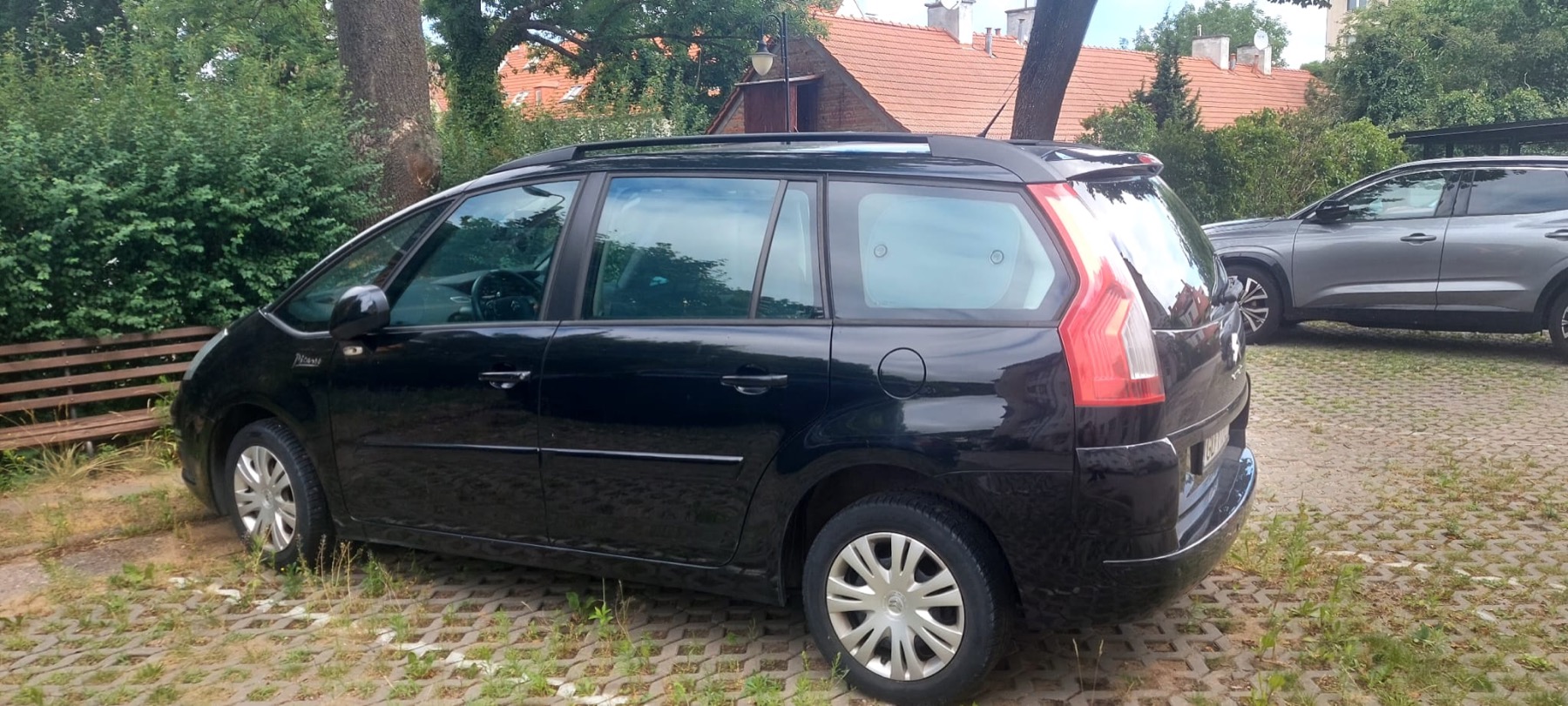 Citroen C4 Grand Picasso side view